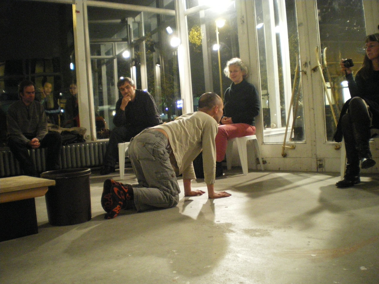 Photographic documentation of RYLLEGA Berlin (Performance by Truong Tan, 19 September 2008)